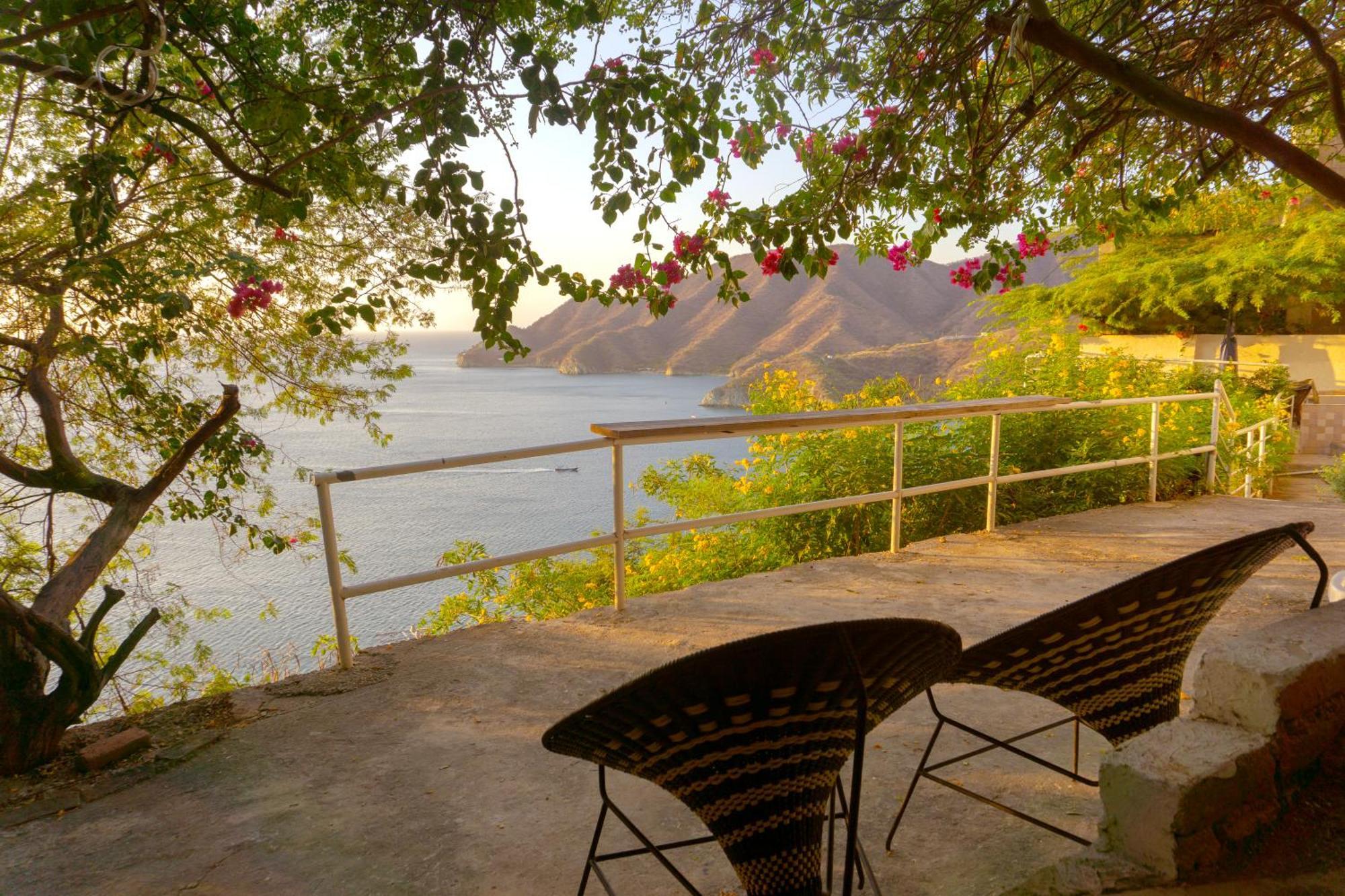 Casa Babel Taganga Hotel ซันตามาร์ตา ภายนอก รูปภาพ