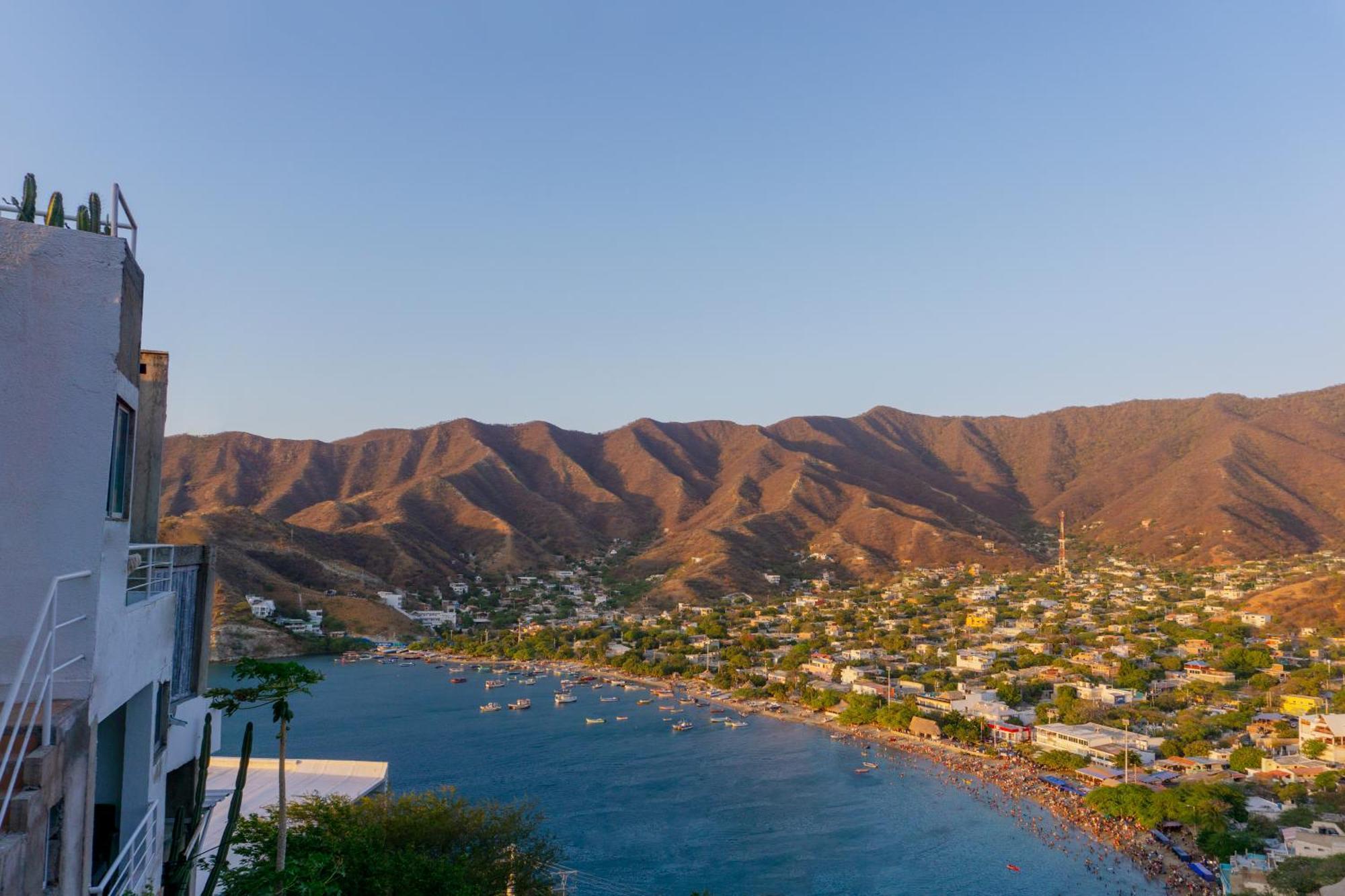 Casa Babel Taganga Hotel ซันตามาร์ตา ภายนอก รูปภาพ