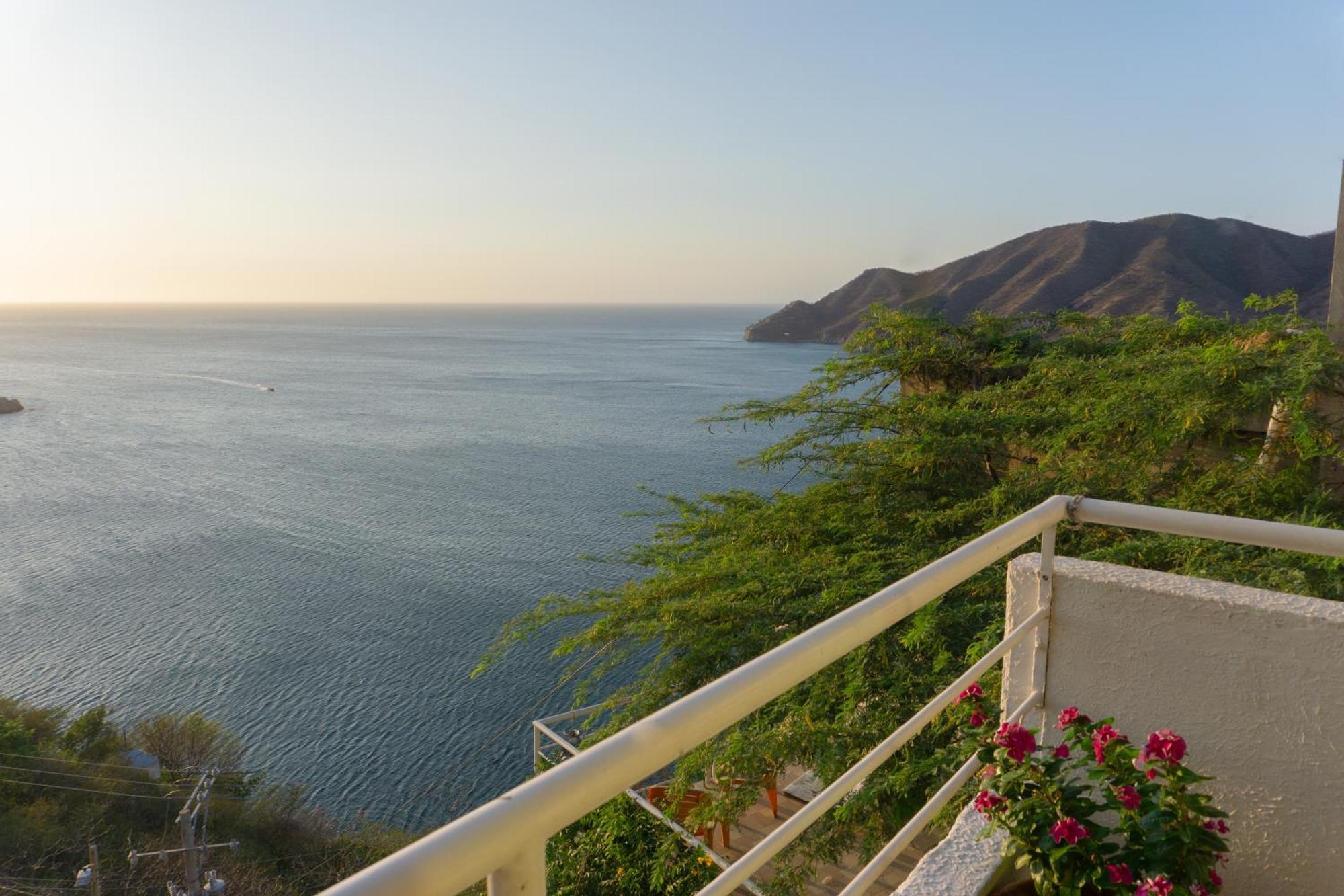 Casa Babel Taganga Hotel ซันตามาร์ตา ภายนอก รูปภาพ