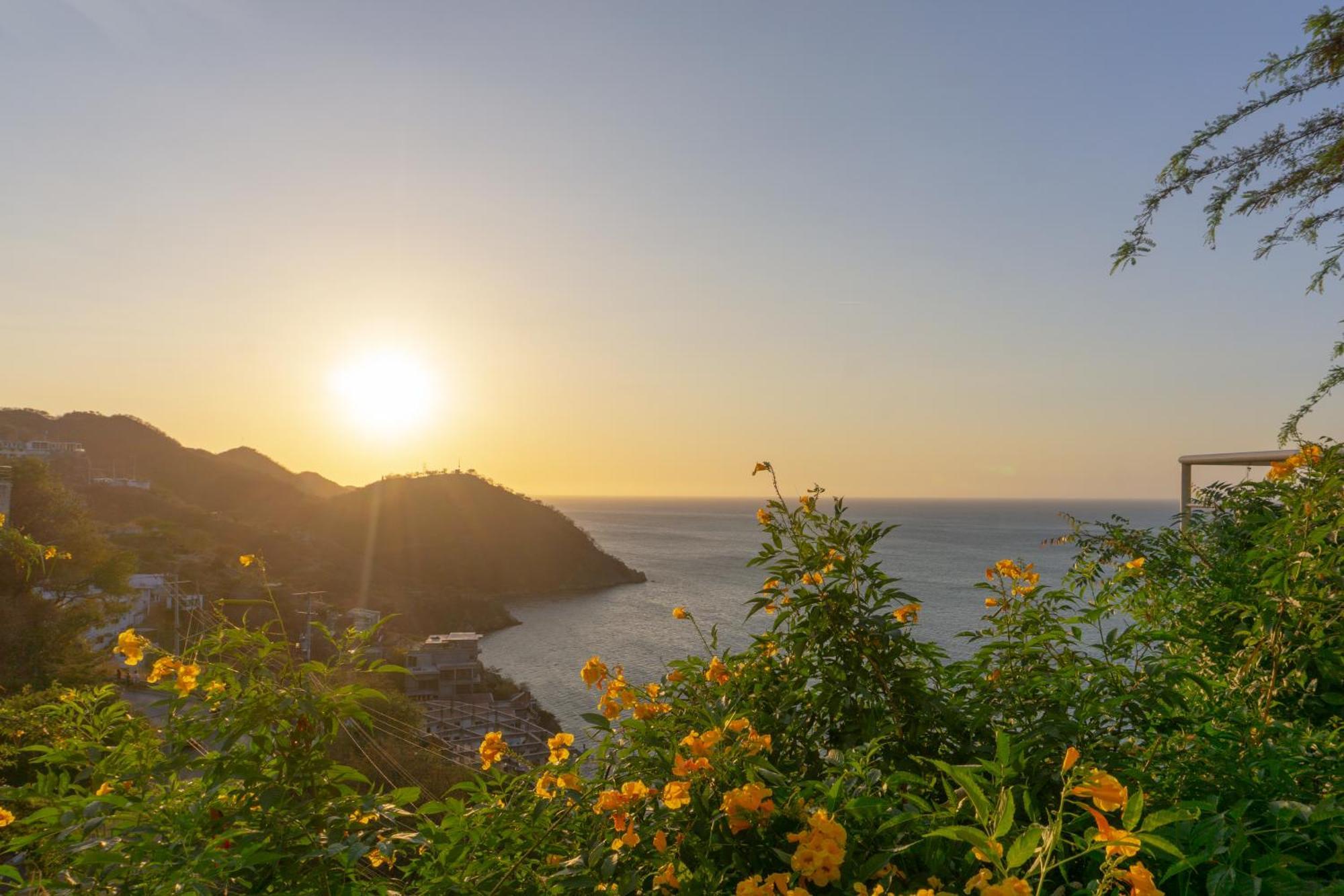 Casa Babel Taganga Hotel ซันตามาร์ตา ภายนอก รูปภาพ